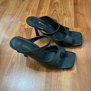 Black heeled sandals